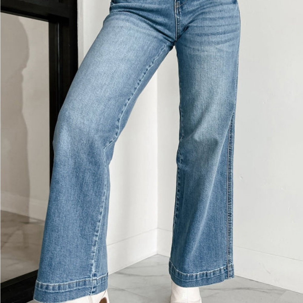 Blue flared jeans - so cute and flattering!